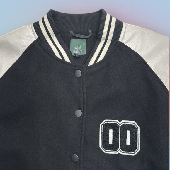 WILD FABLE Women’s Large Black White Varsity Bomber Jacket - Picture 2 of 7